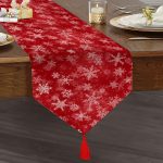 - UcgenRunner-3051-Gorsel1 - Realhomes Kırmızı Zeminde Kar Taneleri Dekoratif Püsküllü Şönil Üçgen Runner Realhomes