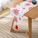 RealHomes Özel Tasarımlı Dijital Baskılı Dekoratif Püsküllü Şönil Üçgen Runner Realhomes