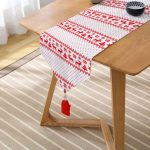 RealHomes Özel Tasarımlı Dijital Baskılı Dekoratif Püsküllü Şönil Üçgen Runner Realhomes