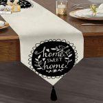 Home Sweet Home Tasarımlı Dekoratif Püsküllü Şönil Üçgen Runner Realhomes