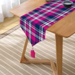 Realhomes Pembe Lacivert Ekose Desenli Dekoratif Özel Tasarım Püsküllü Şönil Üçgen Runner Realhomes