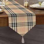 Realhomes Krem Zeminli Ekose Desenli Dekoratif Özel Tasarım Püsküllü Şönil Üçgen Runner Realhomes