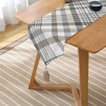 Realhomes Gri Krem Ekose Desenli Dijital Baskılı Dekoratif Özel Tasarım Püsküllü Şönil Üçgen Runner Realhomes