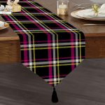 - UcgenRunner-3091-Gorsel1 - Realhomes Realhomes Siyah Sarı Pembe Ekose Desenli Dijital Baskılı Dekoratif Özel Tasarım Püsküllü Şönil Üçgen Runner Realhomes