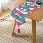 Realhomes Geometrik Şekilli Mermer Baskılı Modern Özel Tasarım Püsküllü Şönil Üçgen Runner Realhomes