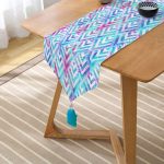 - UcgenRunner-3162-Gorsel2 - Realhomes Geometrik Zeminde Tüy Desenli Modern Püsküllü Şönil Üçgen Runner Realhomes