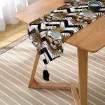 Realhomes Kurukafa Desenli Geometrik Özel Tasarım Püsküllü Şönil Üçgen Runner Realhomes