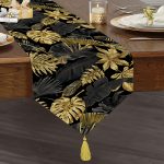- UcgenRunner-3169-Gorsel1 - Realhomes  Realhomes Siyah Zeminde Altın Yapraklar Desenli Dekoratif Özel Tasarım Püsküllü Şönil Üçgen Runner Realhomes
