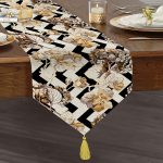 Zigzag Zeminde Çiçekler Temalı Modern Püsküllü Şönil Üçgen Runner Realhomes