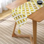 Realhomes Geometrik Altın Renkte Desenler Modern Özel Tasarım Püsküllü Şönil Üçgen Runner Realhomes