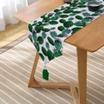 Realhomes Kaktüs Desenli Watercolor Renkli Modern Özel Tasarım Püsküllü Şönil Üçgen Runner Realhomes