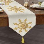 - UcgenRunner-3207-Gorsel1 - Realhomes Altın Görünümlü Kar Tanesi Desenli 3D Modern Püsküllü Şönil Üçgen Runner Realhomes