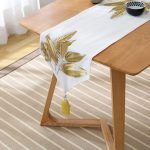 3D Altın Görünümlü Yapraklar Desenli Modern Püsküllü Şönil Üçgen Runner Realhomes