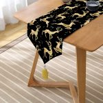 Realhomes Altın Detaylı Geyikler Desenli Modern Özel Tasarım Püsküllü Şönil Üçgen Runner Realhomes