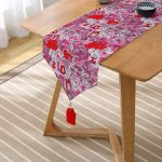 Pembe Zeminli Love You Temalı Modern Püsküllü Şönil Üçgen Runner Realhomes