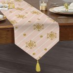 - UcgenRunner-3226-Gorsel1 - Realhomes  Realhomes Pembe Zeminde Kartanesi Detaylı Özel Tasarım Püsküllü Şönil Üçgen Runner Realhomes