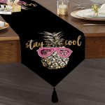 - UcgenRunner-3228-Gorsel1 - Realhomes Siyah Zeminde Cool Ananas Desenli Modern Püsküllü Şönil Üçgen Runner Realhomes