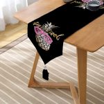 - UcgenRunner-3228-Gorsel2 - Realhomes Siyah Zeminde Cool Ananas Desenli Modern Püsküllü Şönil Üçgen Runner Realhomes