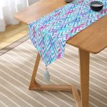 Realhomes Pembe Zeminde Ananaslar Özel Tasarımlı Modern Özel Tasarım Püsküllü Şönil Üçgen Runner Realhomes