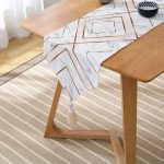 Mermer Zeminli Geometrik Detaylı Modern Püsküllü Şönil Üçgen Runner Realhomes