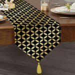 Realhomes Siyah Zeminde Gold Geometrik Desenli Dekoratif Özel Tasarım Püsküllü Şönil Üçgen Runner Realhomes