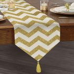 Realhomes Zigzag Altın Kabartma Desenli Modern Tasarımlı Özel Tasarım Püsküllü Şönil Üçgen Runner Realhomes