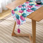 - UcgenRunner-3261-Gorsel2 - Realhomes Realhomes Renkli Zigzag Desenli Ananaslar Modern Tasarımlı Özel Tasarım Püsküllü Şönil Üçgen Runner Realhomes