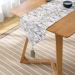 - UcgenRunner-3264-Gorsel2 - Realhomes Realhomes Mermer Zeminli Geometrik Desenli Modern Özel Tasarım Püsküllü Şönil Üçgen Runner Realhomes