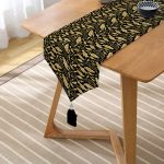 - UcgenRunner-3310-Gorsel2 - Realhomes Siyah Zeminli Altın Yapraklar Motifli Dekoratif Püsküllü Şönil Üçgen Runner Realhomes