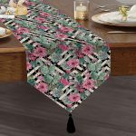 Geometrik Zeminde Çiçek ve Kaktüsler Özel Tasarım Püsküllü Şönil Üçgen Runner Realhomes