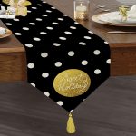 - UcgenRunner-3370-Gorsel1 - Realhomes Siyah Zeminde Sweet Holiday Tasarımlı Dijital Baskılı Püsküllü Şönil Üçgen Runner Realhomes