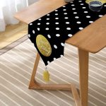 - UcgenRunner-3370-Gorsel2 - Realhomes Siyah Zeminde Sweet Holiday Tasarımlı Dijital Baskılı Püsküllü Şönil Üçgen Runner Realhomes