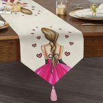 - UcgenRunner-3379-Gorsel1 - Realhomes Balerin Kız Çizimli Dijital Baskılı 3D Dekoratif Püsküllü Şönil Üçgen Runner Realhomes