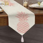 - UcgenRunner-3404-Gorsel1 - Realhomes Beyaz Zeminde Pembe Ananas Tasarımlı Dijital Baskılı Püsküllü Şönil Üçgen Runner Realhomes