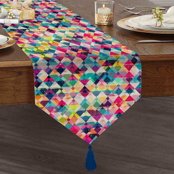 - UcgenRunner-3460-Gorsel1 - Realhomes  RealHomes Özel Tasarımlı Dijital Baskılı Dekoratif Püsküllü Şönil Üçgen Runner Realhomes