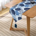 RealHomes Özel Tasarımlı Dijital Baskılı Dekoratif Püsküllü Şönil Üçgen Runner Realhomes