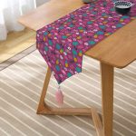 - UcgenRunner-3520-Gorsel2 - Realhomes Mor Zeminde Flamingo Tasarımlı Modern Püsküllü Şönil Üçgen Runner Realhomes