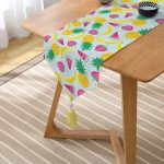 RealHomes Özel Tasarımlı Dijital Baskılı Dekoratif Püsküllü Şönil Üçgen Runner Realhomes