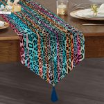 Realhomes Multi Renkler Dijital Baskılı Modern Püsküllü Şönil Üçgen Runner Realhomes