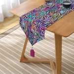 Realhomes Multi Renkler Dijital Baskılı Modern Püsküllü Şönil Üçgen Runner Realhomes