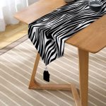 Realhomes Zebra Desenli Dijital Baskılı Modern Püsküllü Şönil Üçgen Runner Realhomes