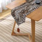 - UcgenRunner-3791-Gorsel2 - Realhomes  Realhomes Leopar Motifli Dijital Baskılı Püsküllü Şönil Üçgen Runner Realhomes