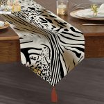 Realhomes Özel Seri Dijital Baskılı Modern Püsküllü Şönil Üçgen Runner Realhomes