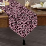 Realhomes Pembe Zeminde Siyah Motifler Dijital Baskılı Modern Püsküllü Şönil Üçgen Runner Realhomes