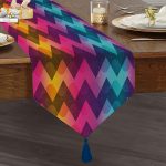 Realhomes Renkli Zigzag Desenli Dijital Baskılı Modern Püsküllü Şönil Üçgen Runner Realhomes