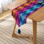 Realhomes Renkli Zigzag Desenli Dijital Baskılı Modern Püsküllü Şönil Üçgen Runner Realhomes