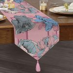 - UcgenRunner-3878-Gorsel1 - Realhomes  Realhomes Pembe Zeminde Mavi Zambak Motifli Dijital Baskılı Modern Püsküllü Şönil Üçgen Runner Realhomes