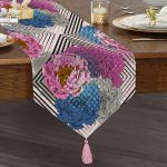 Realhomes Kareli Renkli Motifler Dijital Baskılı Modern Püsküllü Şönil Üçgen Runner Realhomes