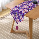 Realhomes Geometrik Zeminde Çiçek Motifli Özel Tasarım Dijital Baskılı Modern Püsküllü Şönil Üçgen Runner Realhomes