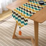 Modern Zigzag Desen Dijital Baskılı Dekoratif Püsküllü Şönil Üçgen Runner Realhomes